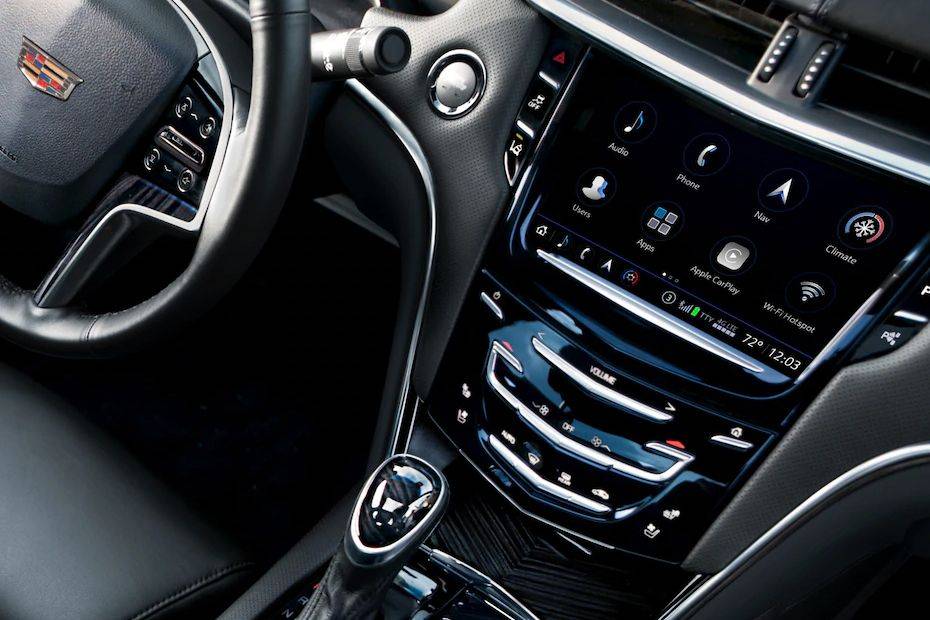 Cadillac XTS photo