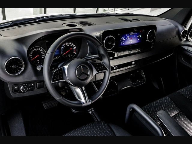 Mercedes-Benz Sprinter photo