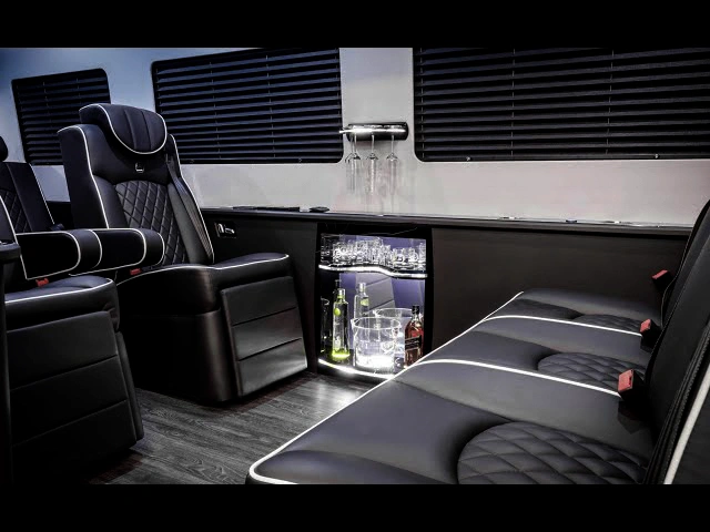 Mercedes-Benz Sprinter photo
